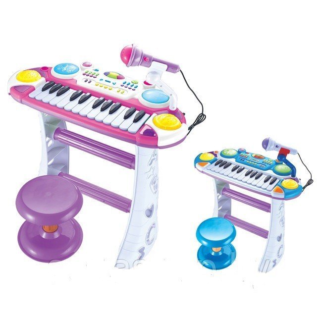 Детский электронный синтезатор- пианино с микрофоном и стульчиком Play Smart 7235